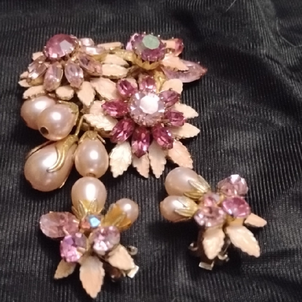 Elegant Pink and Gold Floral Jewelry Set